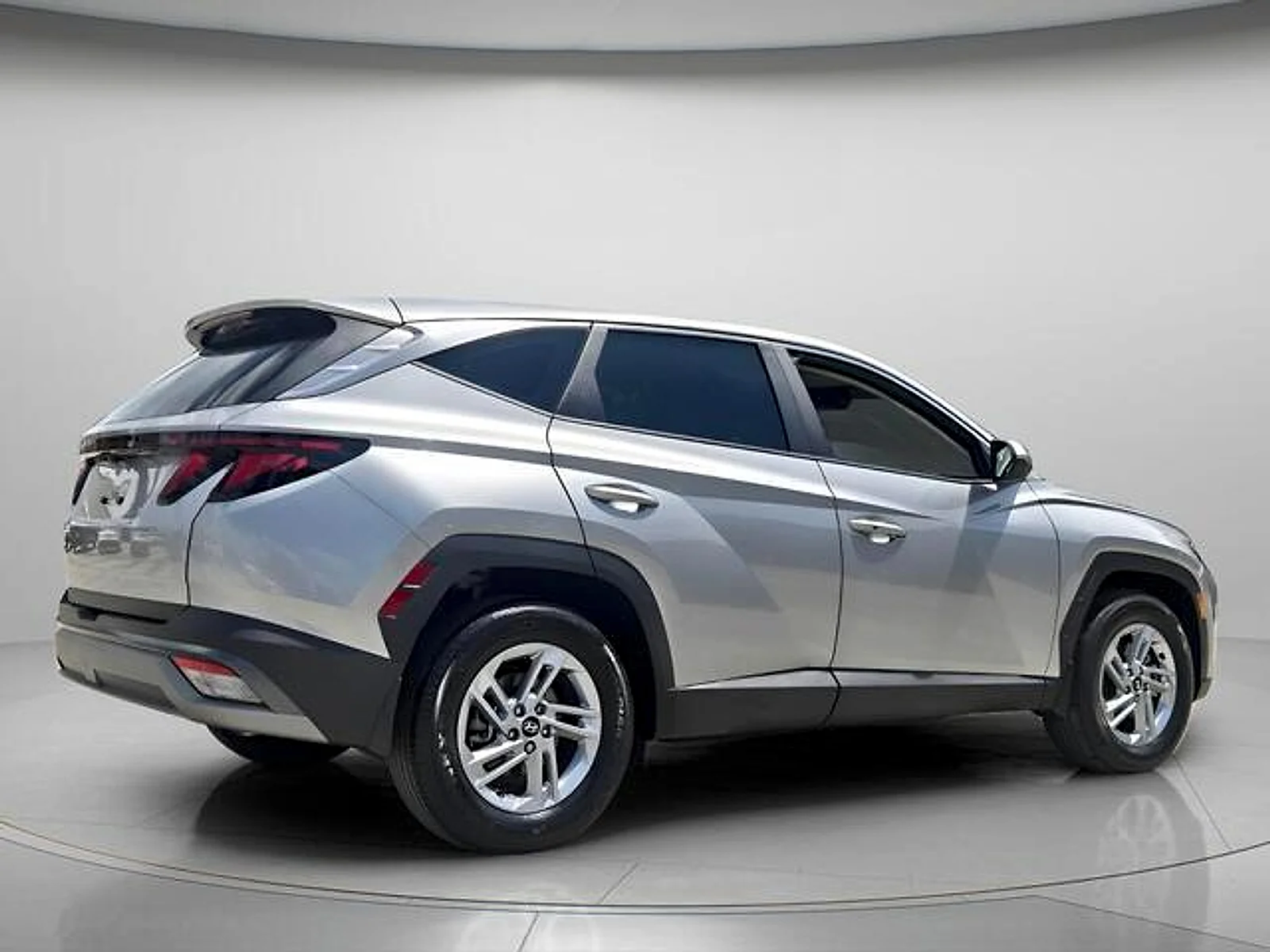 Used 2026 Shimmering Silver Hyundai SE image 7