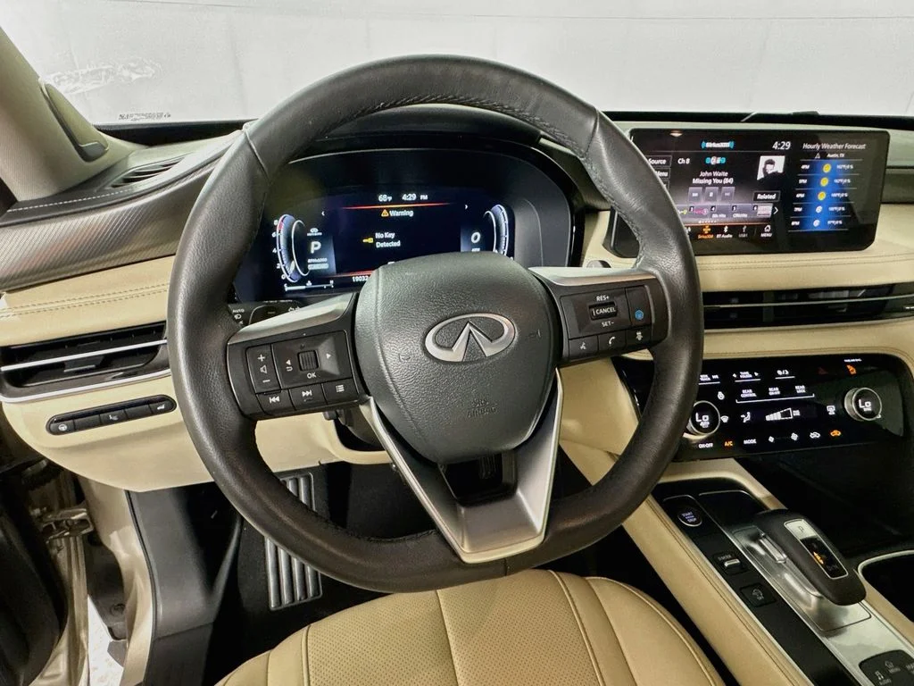Certified Used 2024 Silver INFINITI LUXE image 14