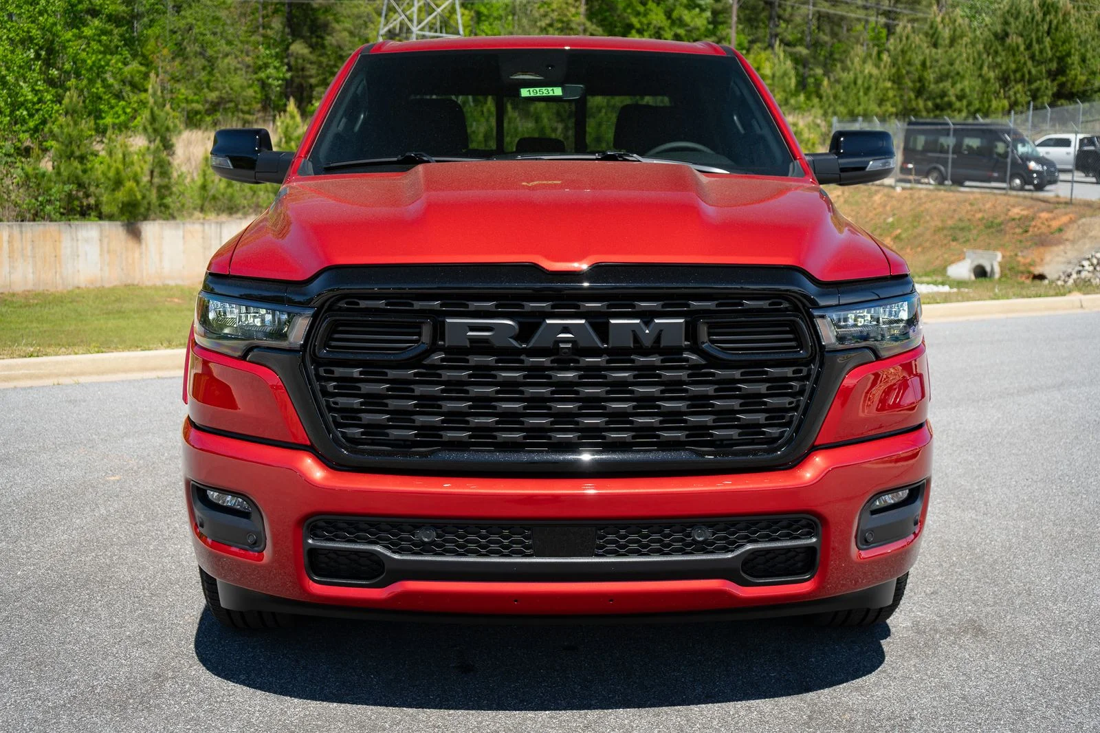 New 2026 Molten Red Pearl-Coat Exterior Paint RAM Big Horn/Lone Star image 2