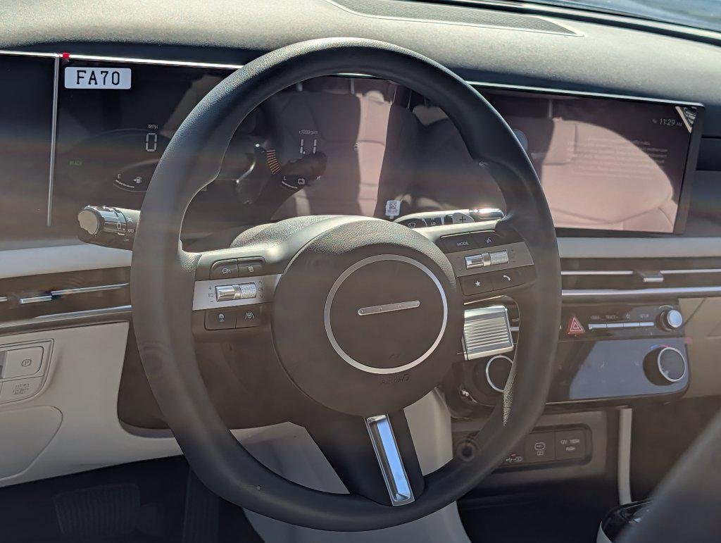 New 2026 White Hyundai SEL FWD image 18