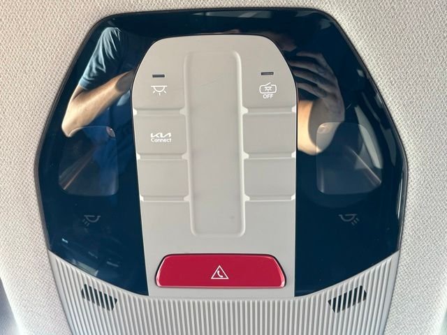 Used 2025 Gray Kia LXS image 22
