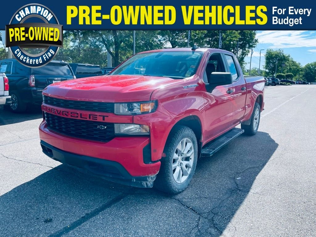 Used 2020 Red Chevrolet Custom image 1