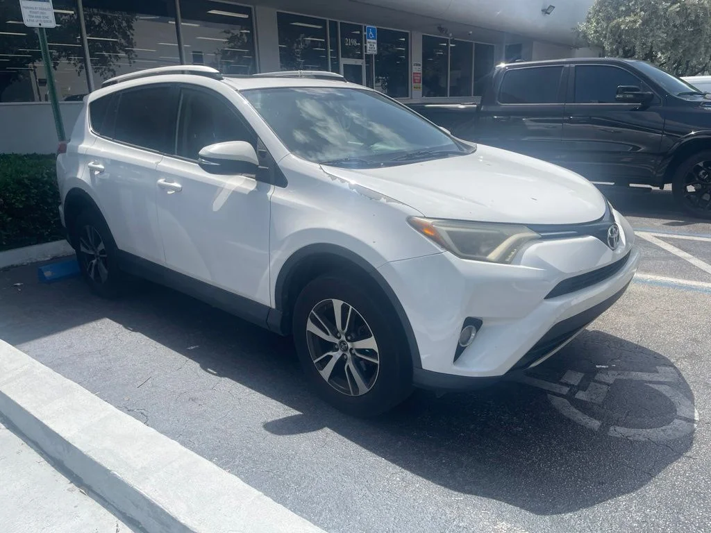Used 2016 White Toyota XLE image 2