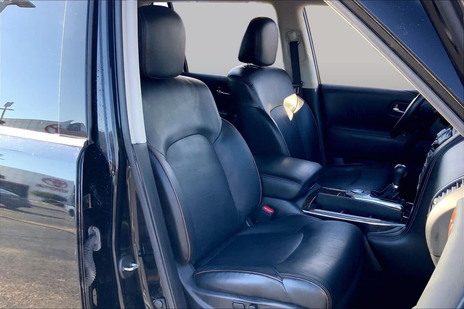 Used 2018 Super Black Nissan SL image 9