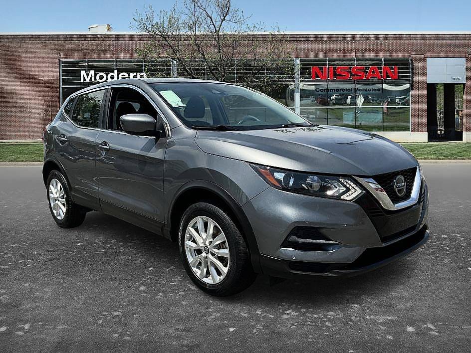 Used 2021 Gun Metallic Nissan S image 5