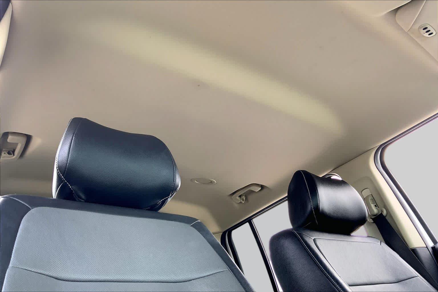 Used 2014 White Platinum Metallic Tri-Coat Ford SEL image 14
