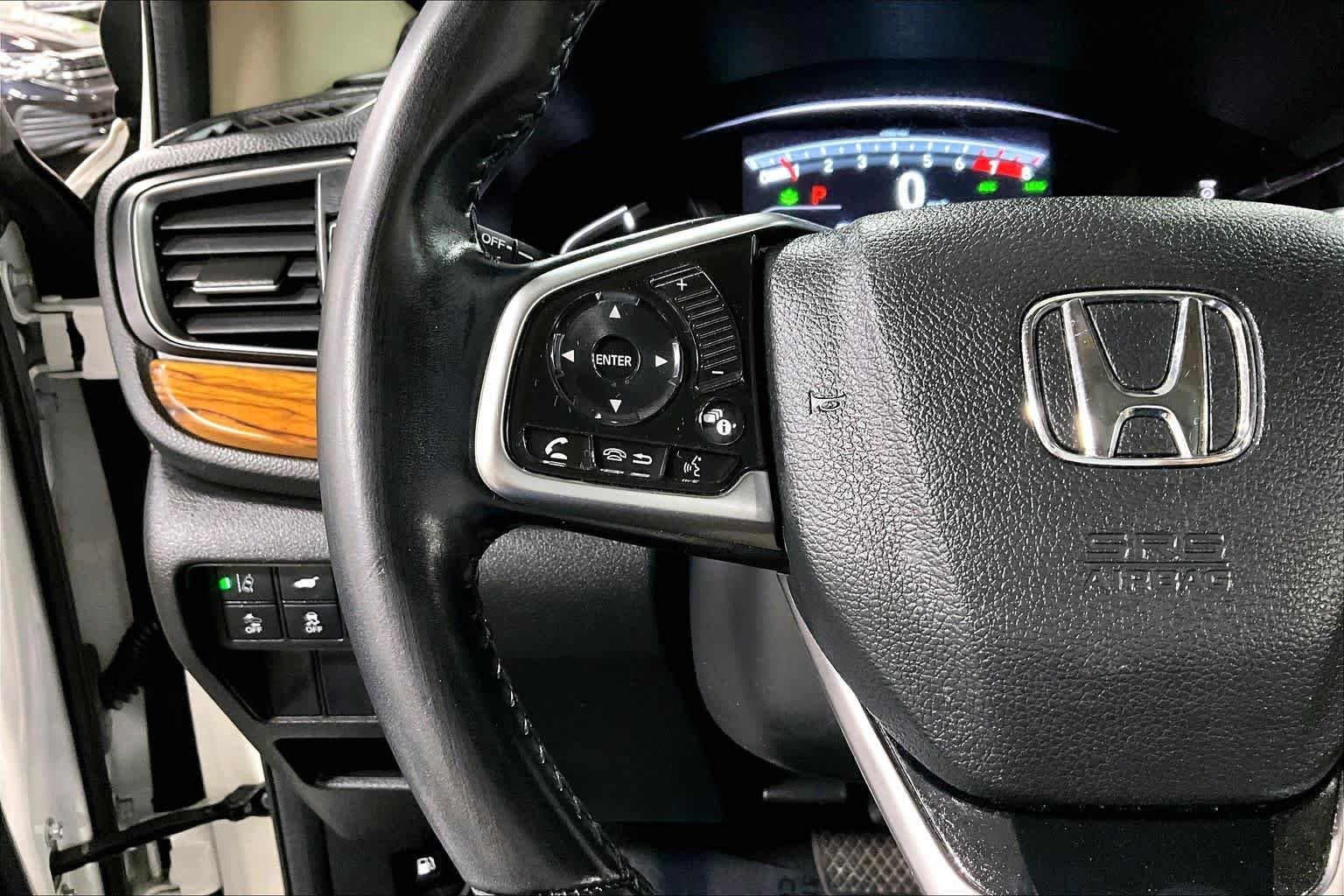 Used 2018 White Diamond Pearl Honda EX-L image 24