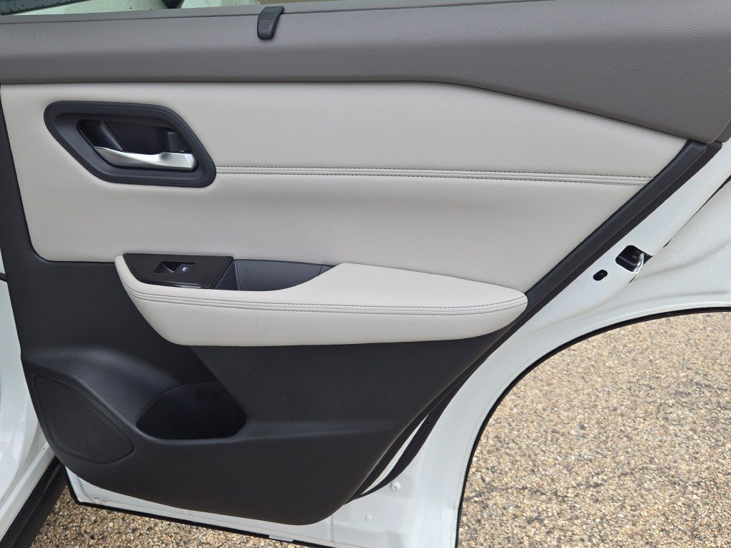 Used 2023 White Nissan SV image 10