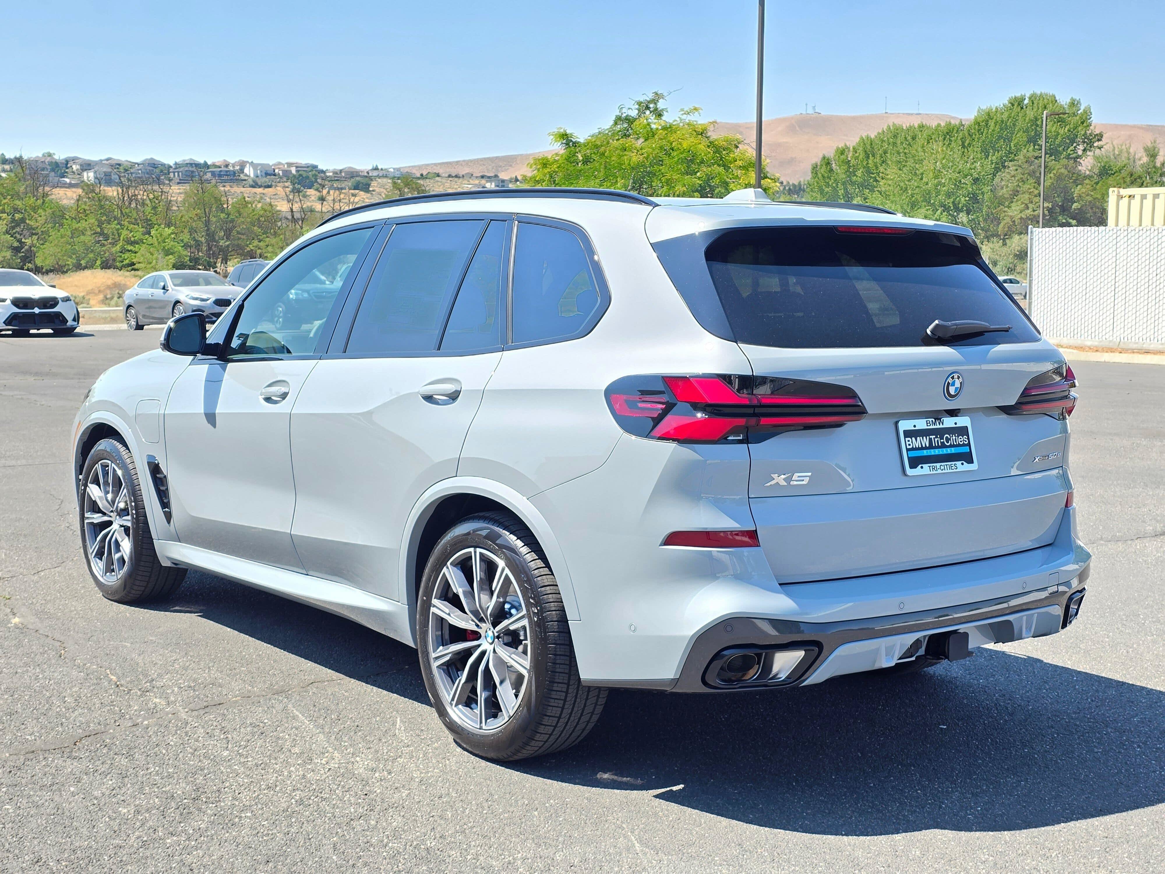 New 2026 Brooklyn Grey Metallic BMW xDrive50e image 4