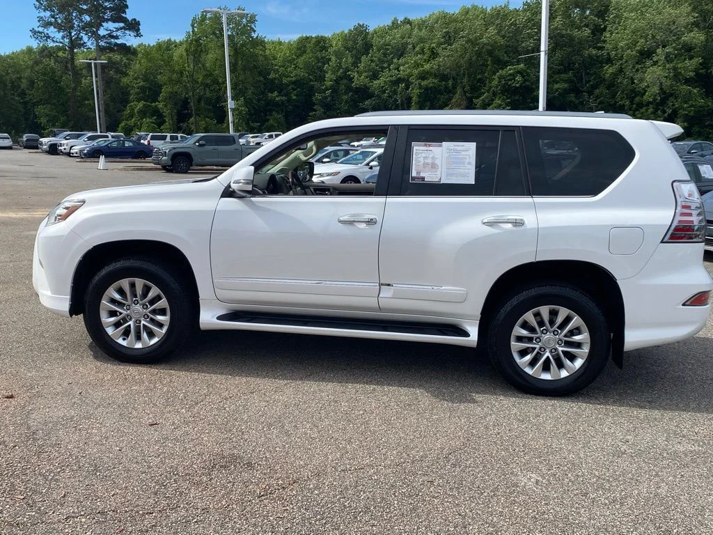 Used 2019  Lexus 460 image 4