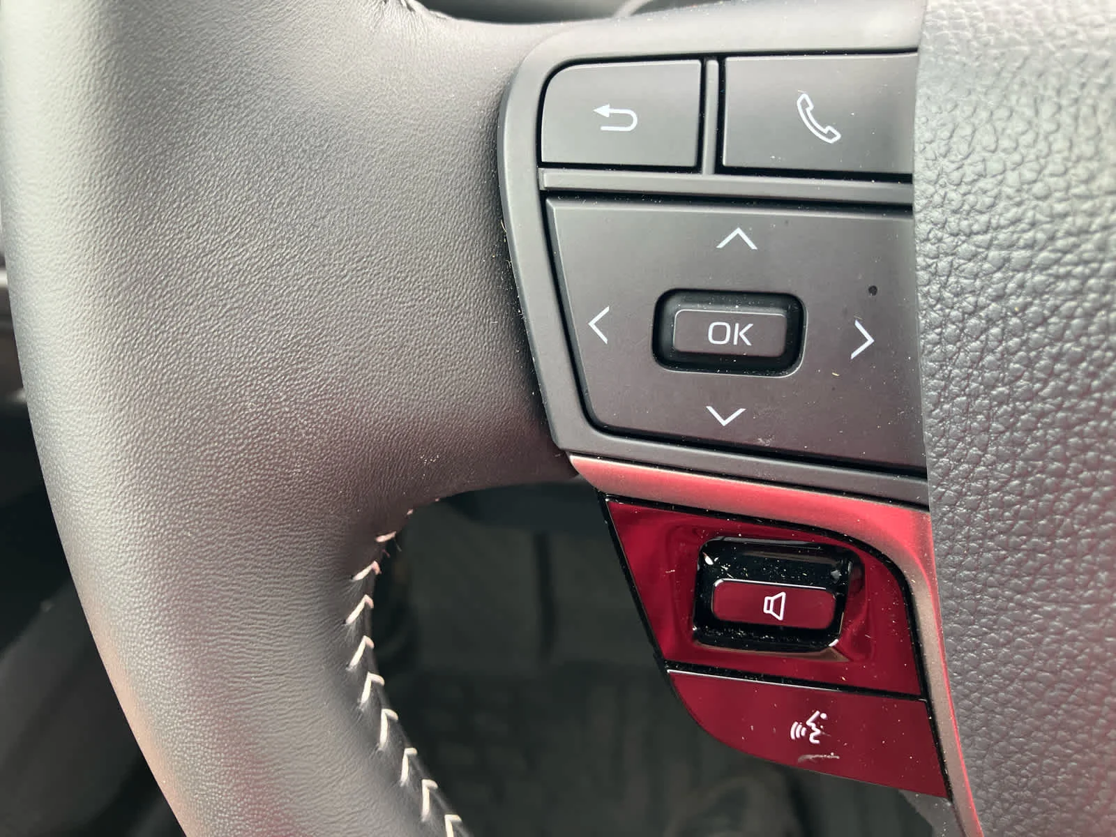 Certified Used 2026 Ice Cap Toyota SE image 19