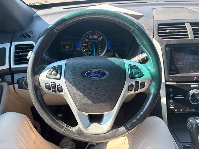 Used 2013 Black Ford Limited image 9