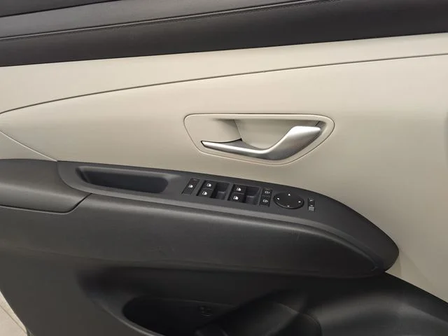 Used 2025 Green Hyundai SEL image 33
