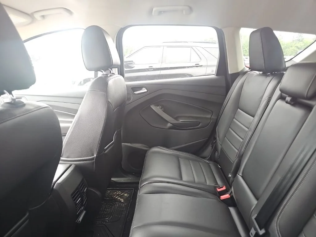 Used 2016 Shadow Black Ford SE image 5