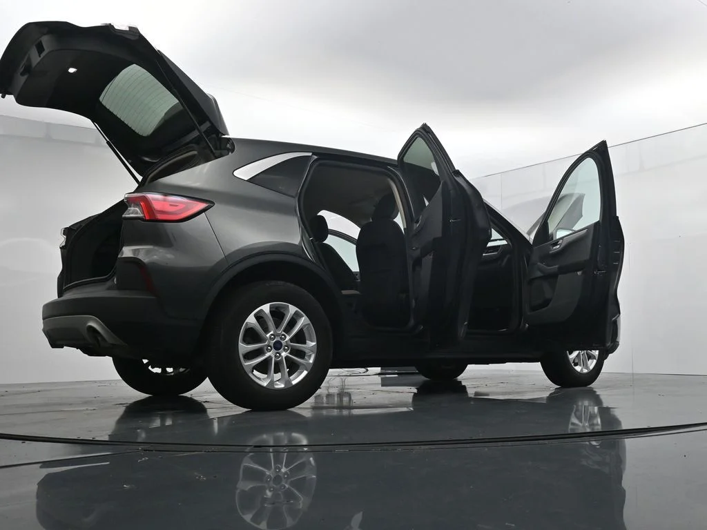 Used 2020 Gray Ford SE image 39