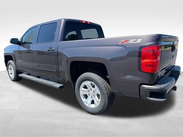 Used 2016 TUNGSTEN METALLIC Chevrolet LT image 3