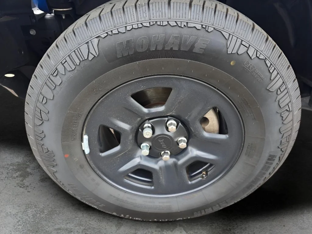 Used 2024 Hydro Blue Pearlcoat Jeep Sport image 28
