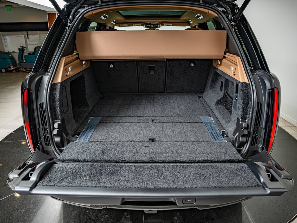 New 2026 Santorini Black Land Rover SE image 41