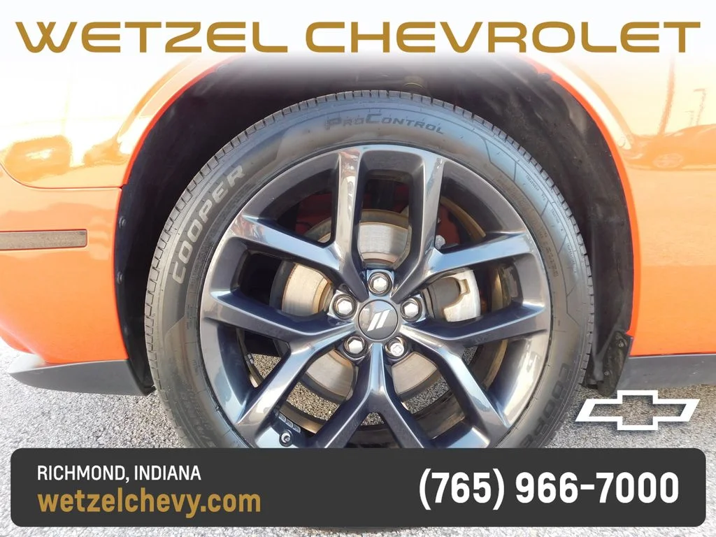 Used 2023 Orange Dodge SXT image 10