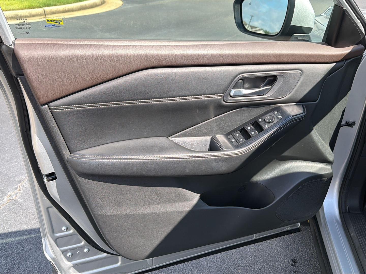Used 2022 Brilliant Silver Metallic Nissan SV image 16