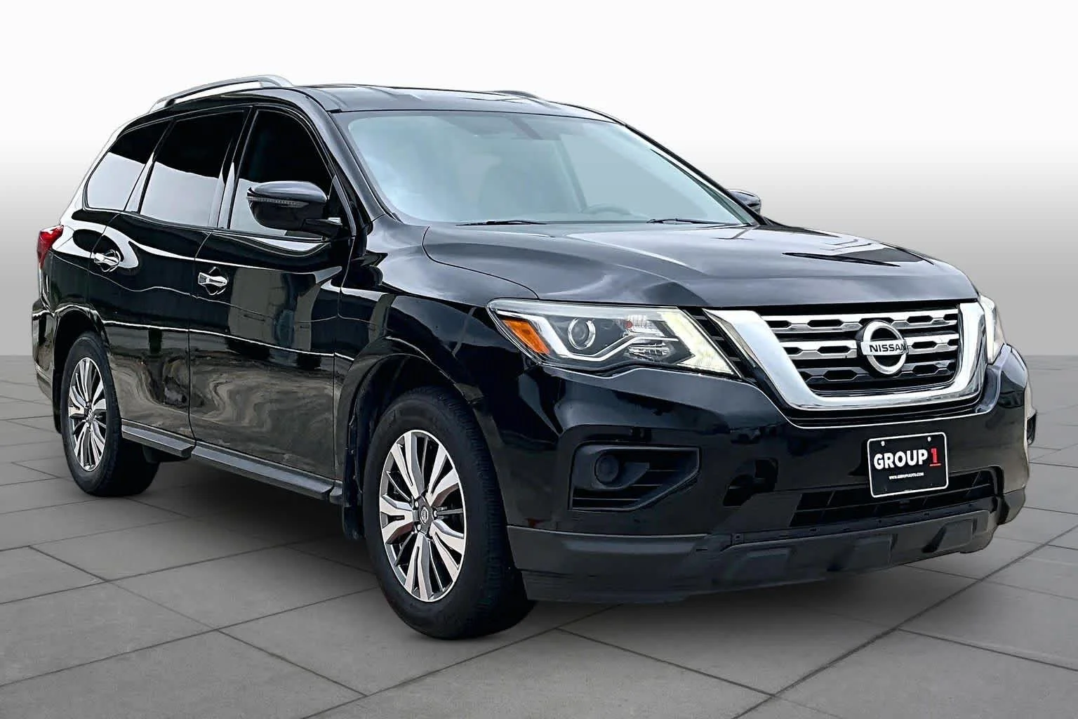Used 2020 Magnetic Black Pearl Nissan S image 3