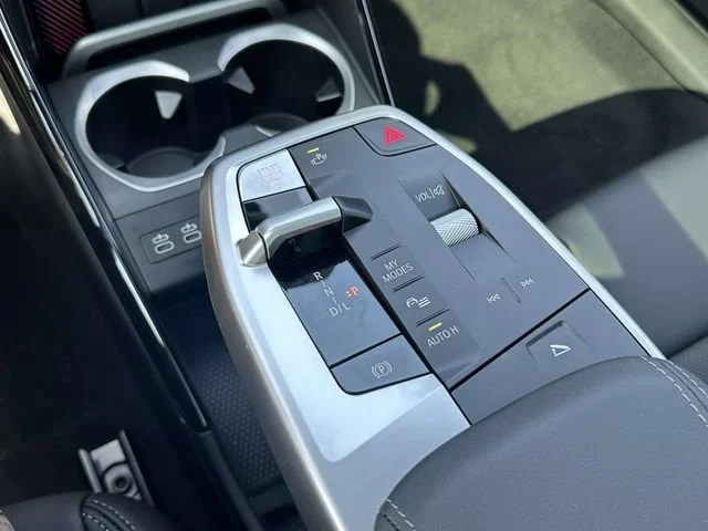 New 2027 White BMW xDrive28i image 17