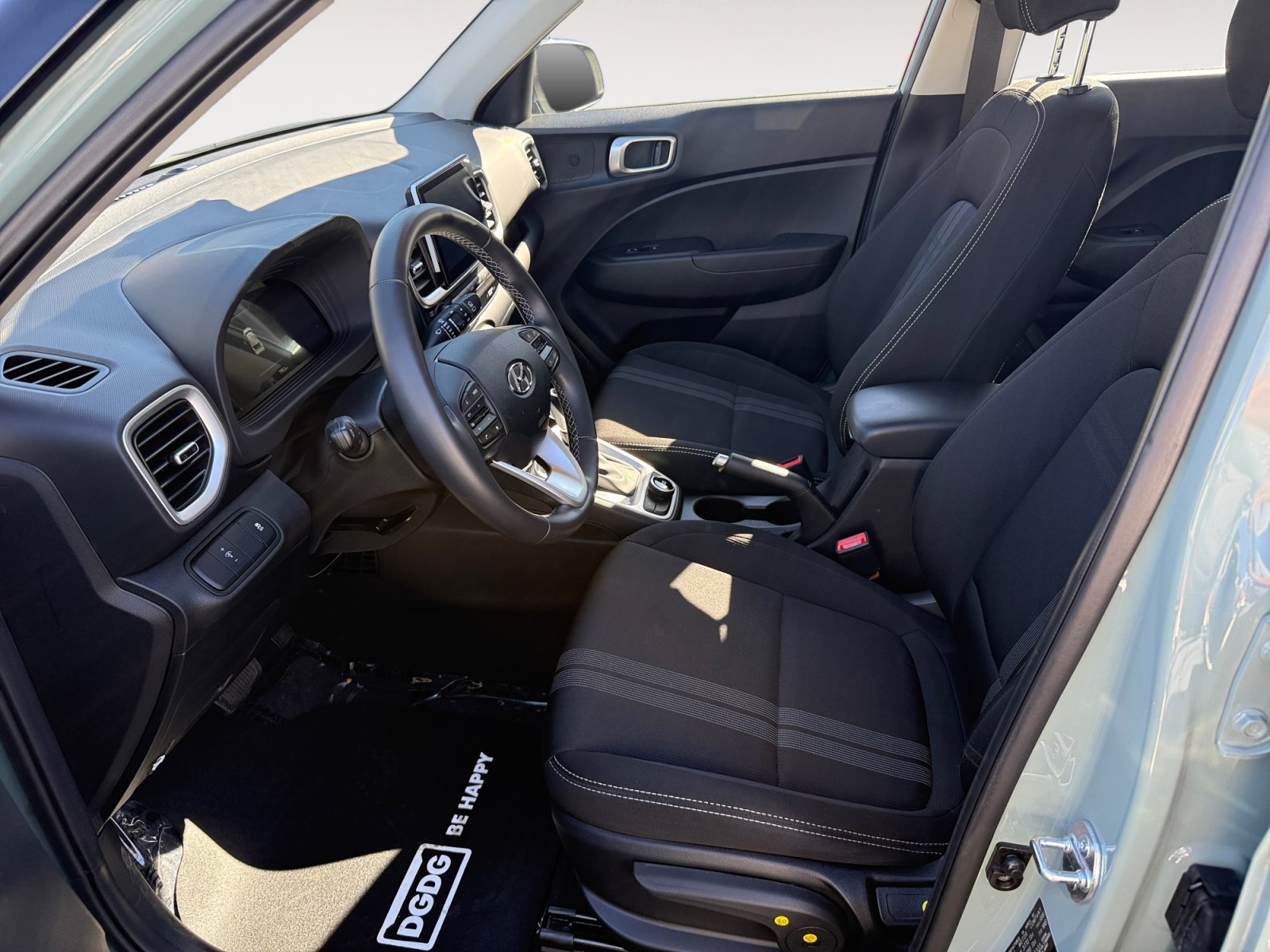 Certified Used 2025 Green Hyundai SEL image 10