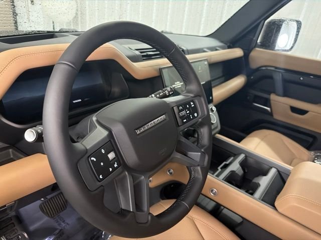 New 2026 Santorini Black Land Rover X-Dynamic SE image 11