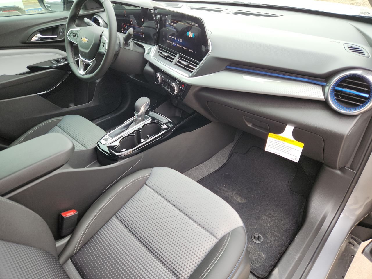 2025 Chevrolet Trax LT - Photo 57