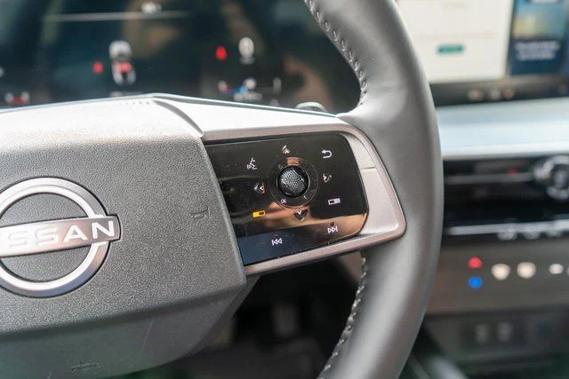 Certified Used 2025 White Nissan SL image 33