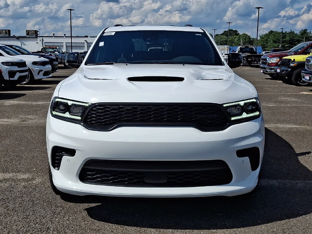 New 2026 White Knuckle Clear-Coat Exterior Paint Dodge GT Plus America 250 Edition image 2