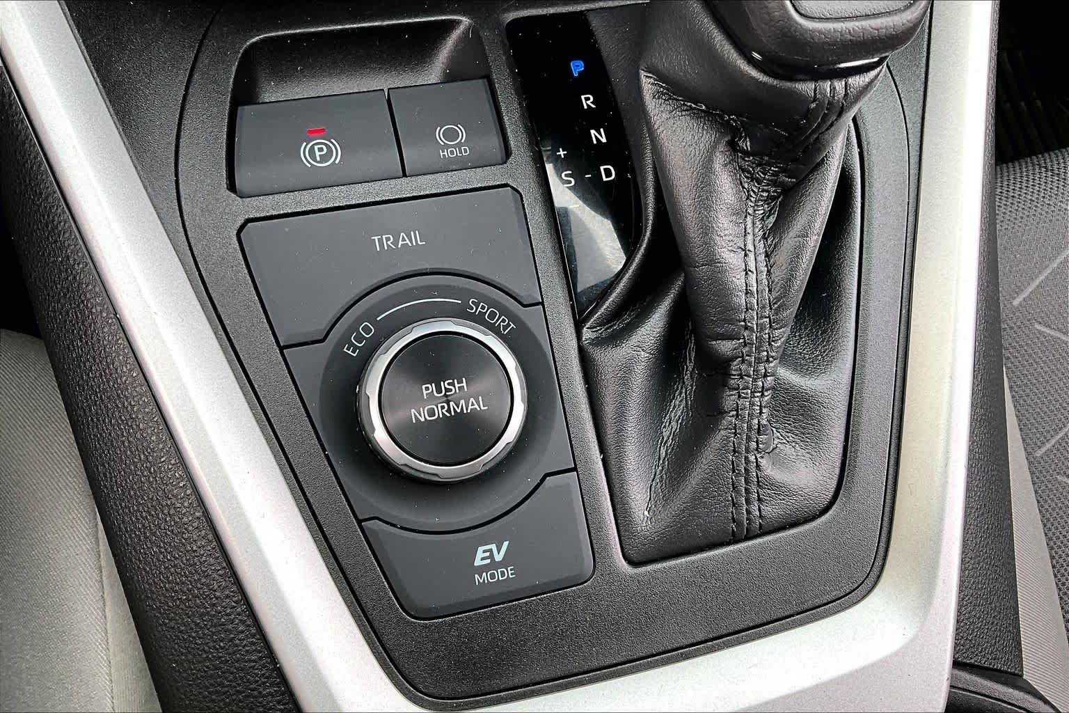 Used 2022 Magnetic Gray Metallic Toyota Hybrid XLE image 68