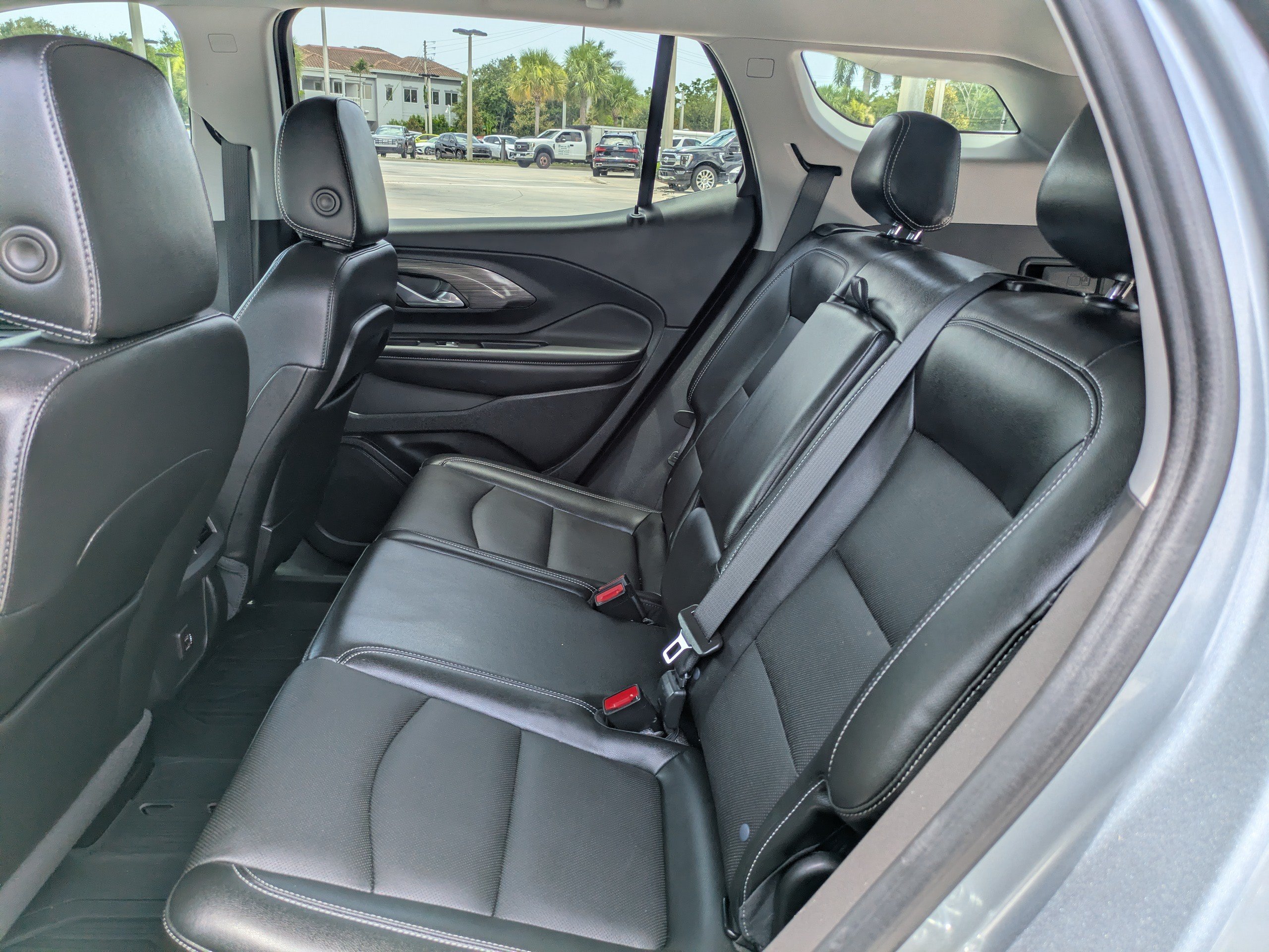2023 GMC Terrain SLT - Photo 13