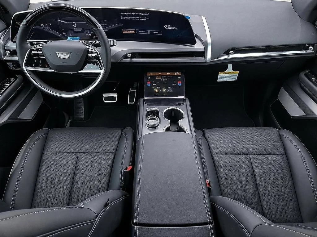 2027 Cadillac VISTIQ Luxury - Photo 9