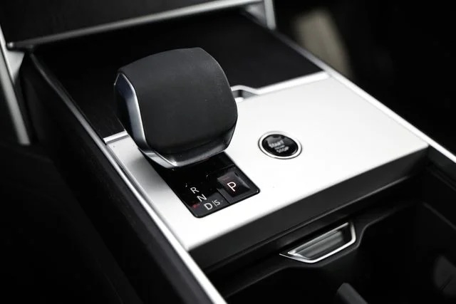 New 2026 Santorini Black Land Rover SE image 48
