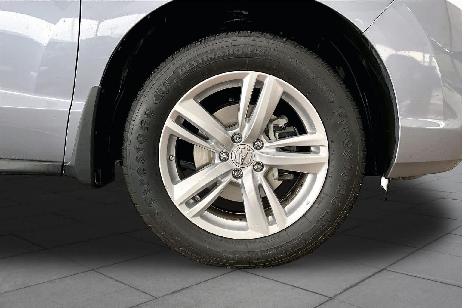 Used 2013 Forged Silver Metallic Acura Tech Pkg image 10