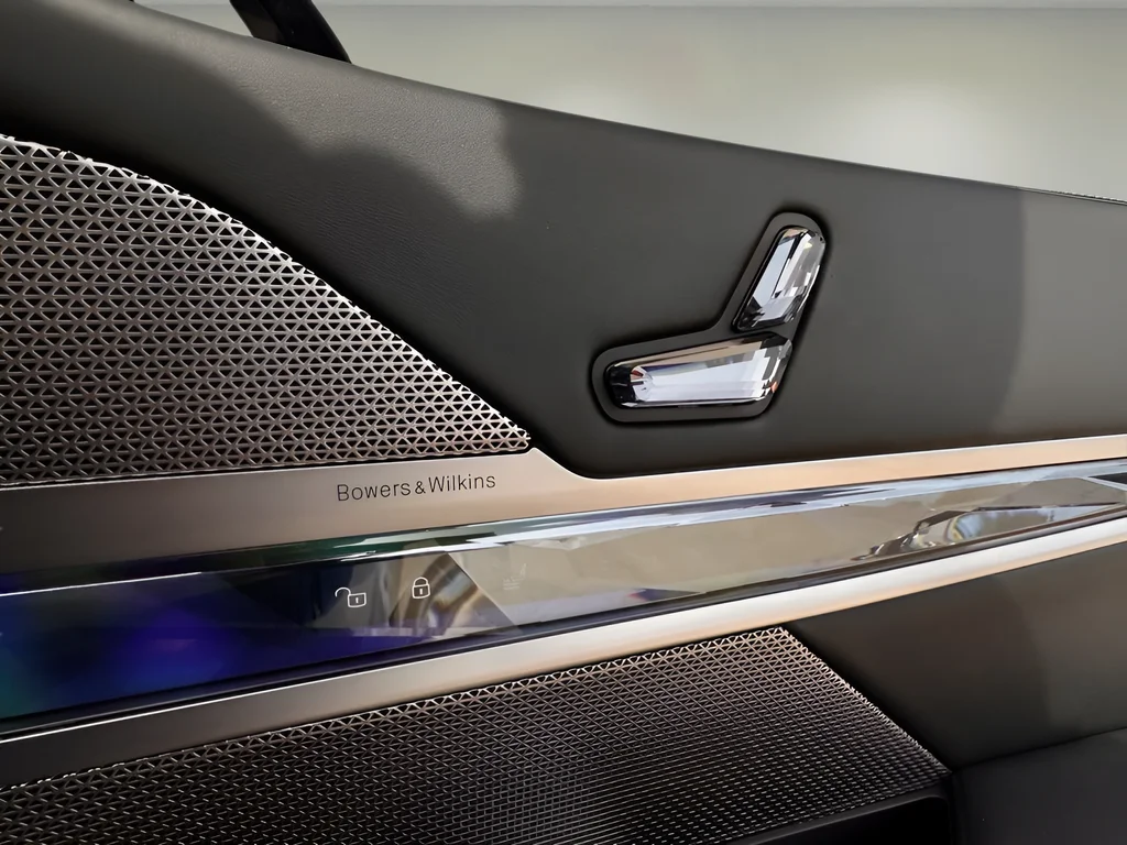 2025 BMW 7 Series 760i - Photo 27
