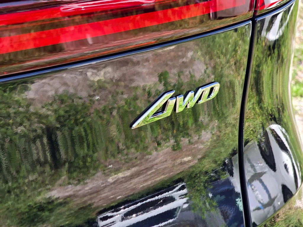 New 2026 Black Genesis 2.5T Advanced image 7