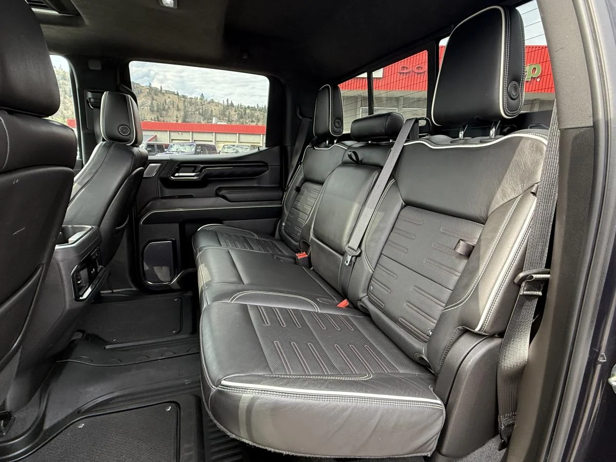 Used 2022 Grey GMC At4x image 17