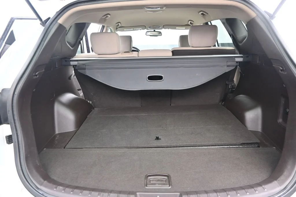 Used 2017 Frost White Hyundai 2.4 Base image 17