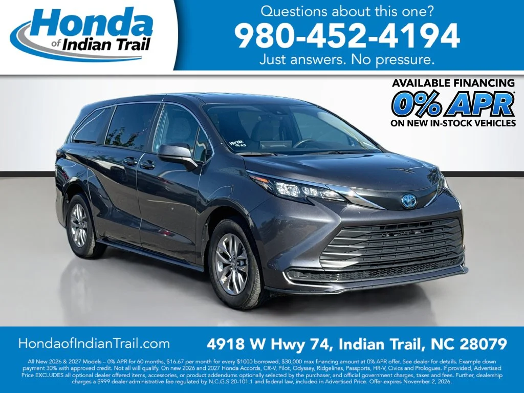 2025 Toyota Sienna LE