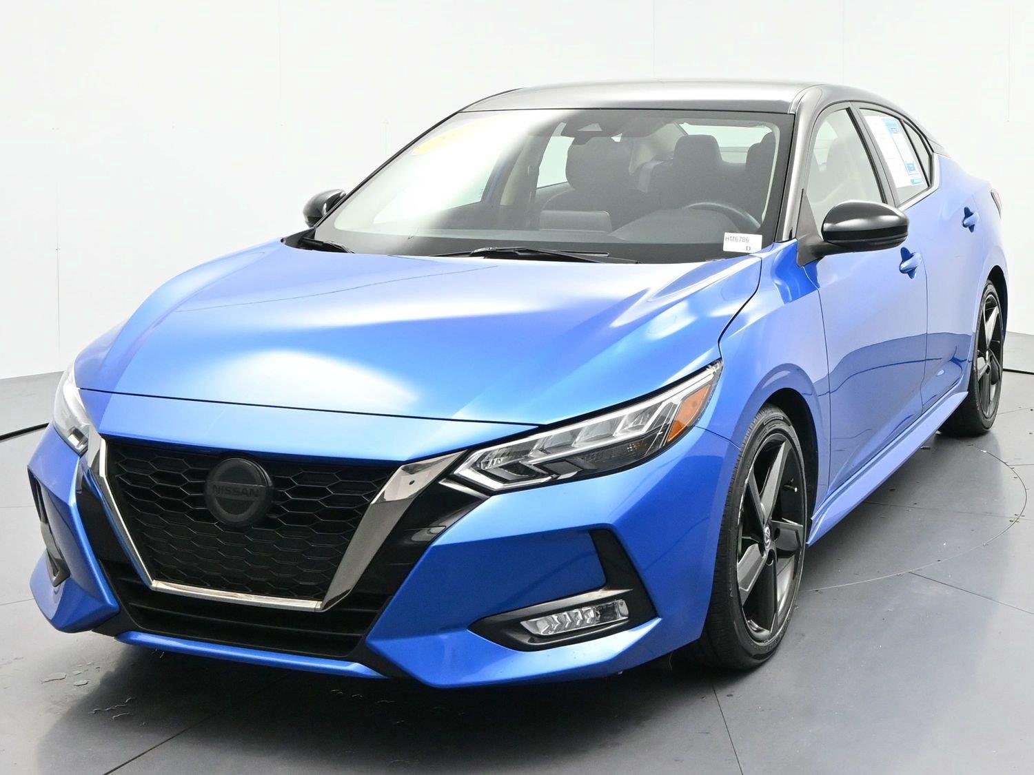 Used 2023 Electric Blue Metallic/Super Black Nissan SR image 3