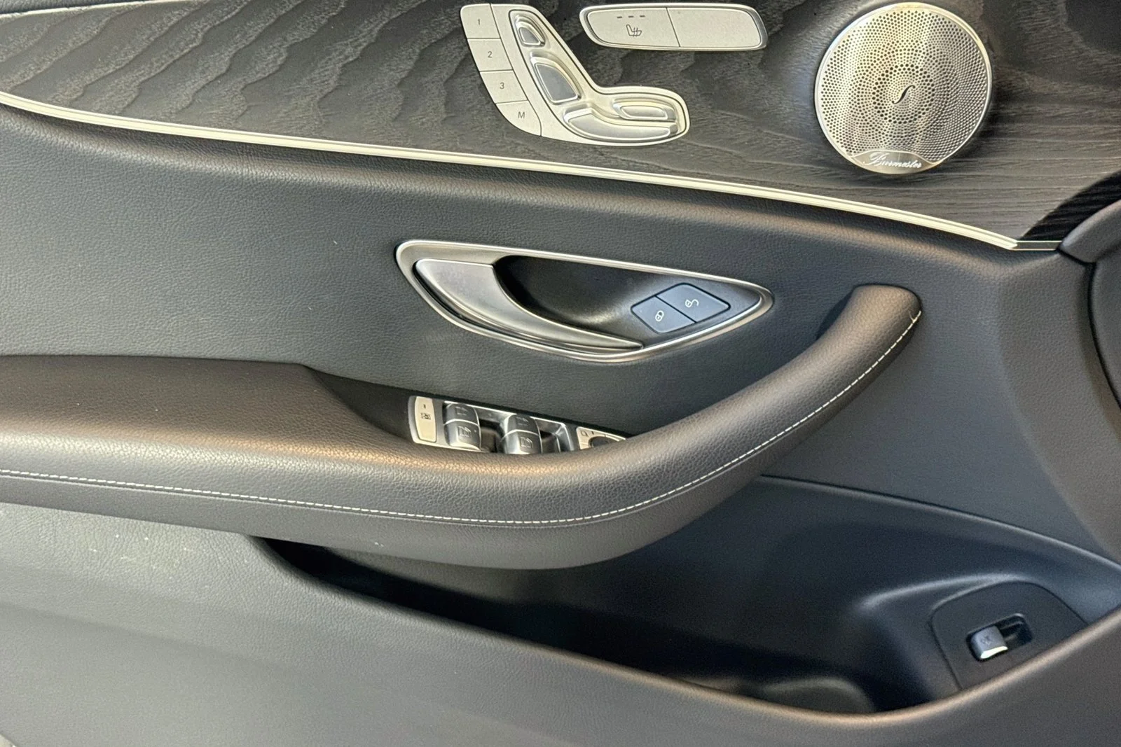 Used 2022 Graphite Grey Metallic Mercedes-Benz E 350 image 17