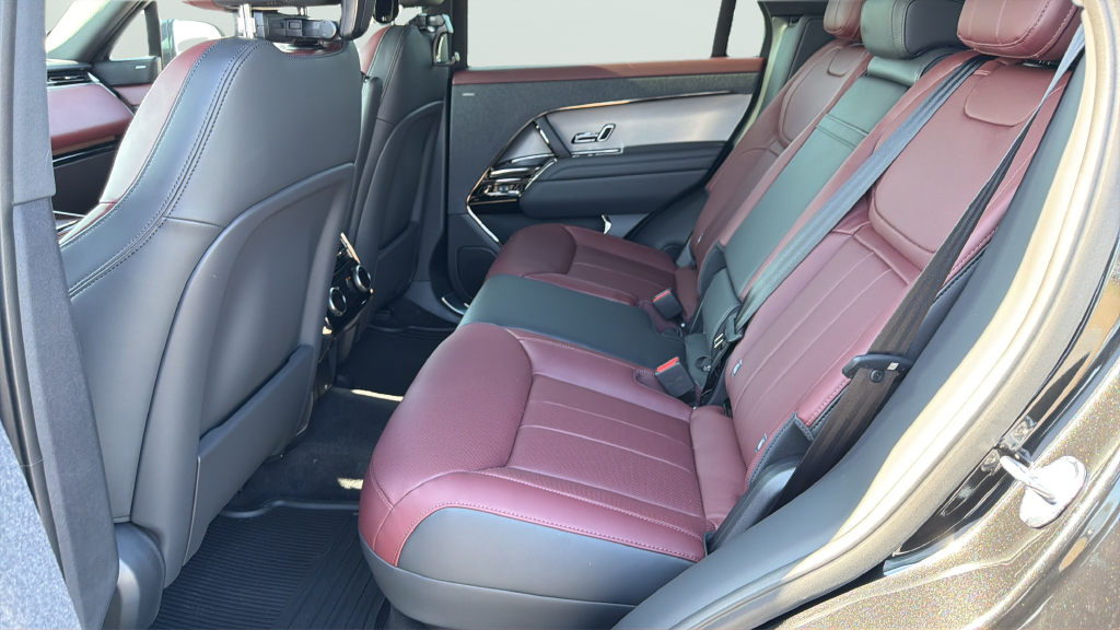 New 2027  Land Rover Dynamic SE image 18