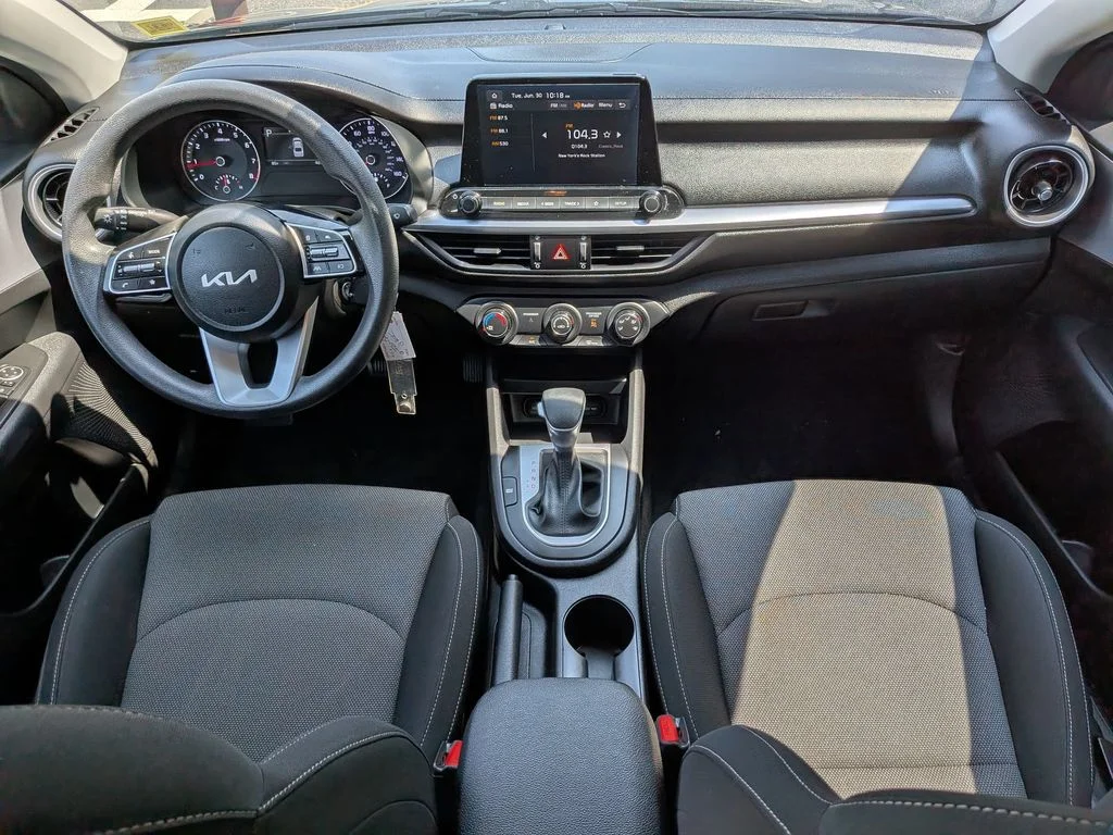 Used 2023 Black Kia LXS image 19