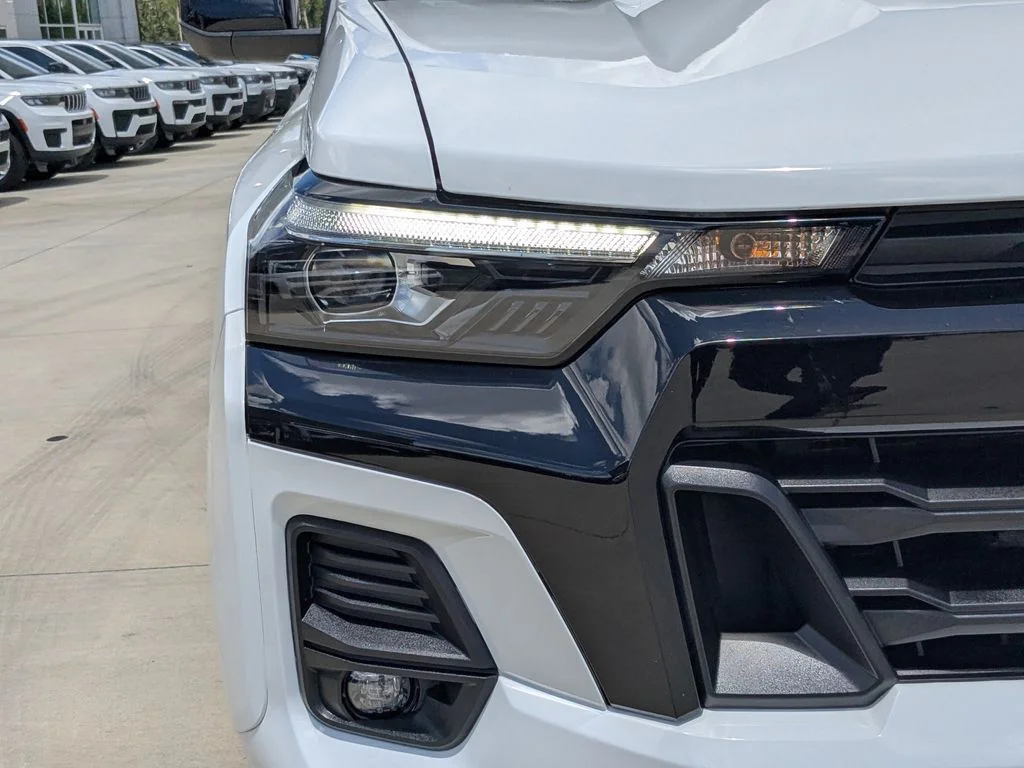 Used 2026 White Chevrolet Z71 image 12