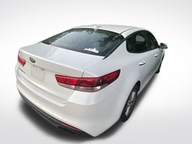 Used 2017 Snow White Pearl Kia LX image 3