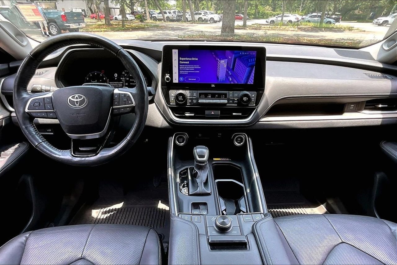 Used 2024 White Toyota Platinum image 7