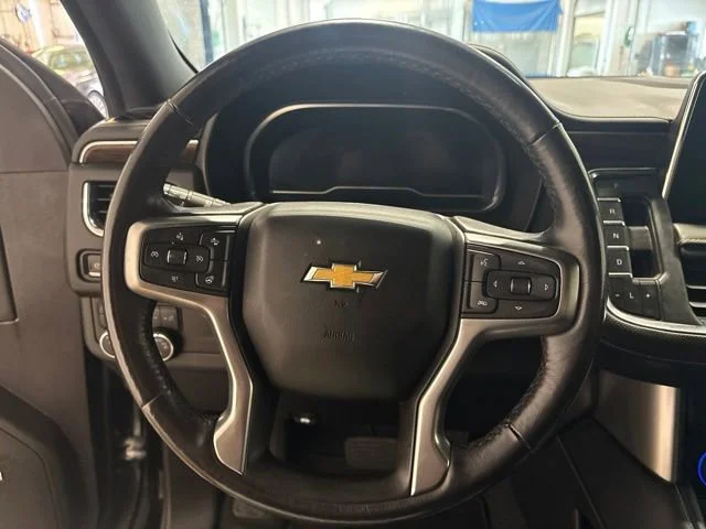 Used 2022 Black Chevrolet Premier image 17
