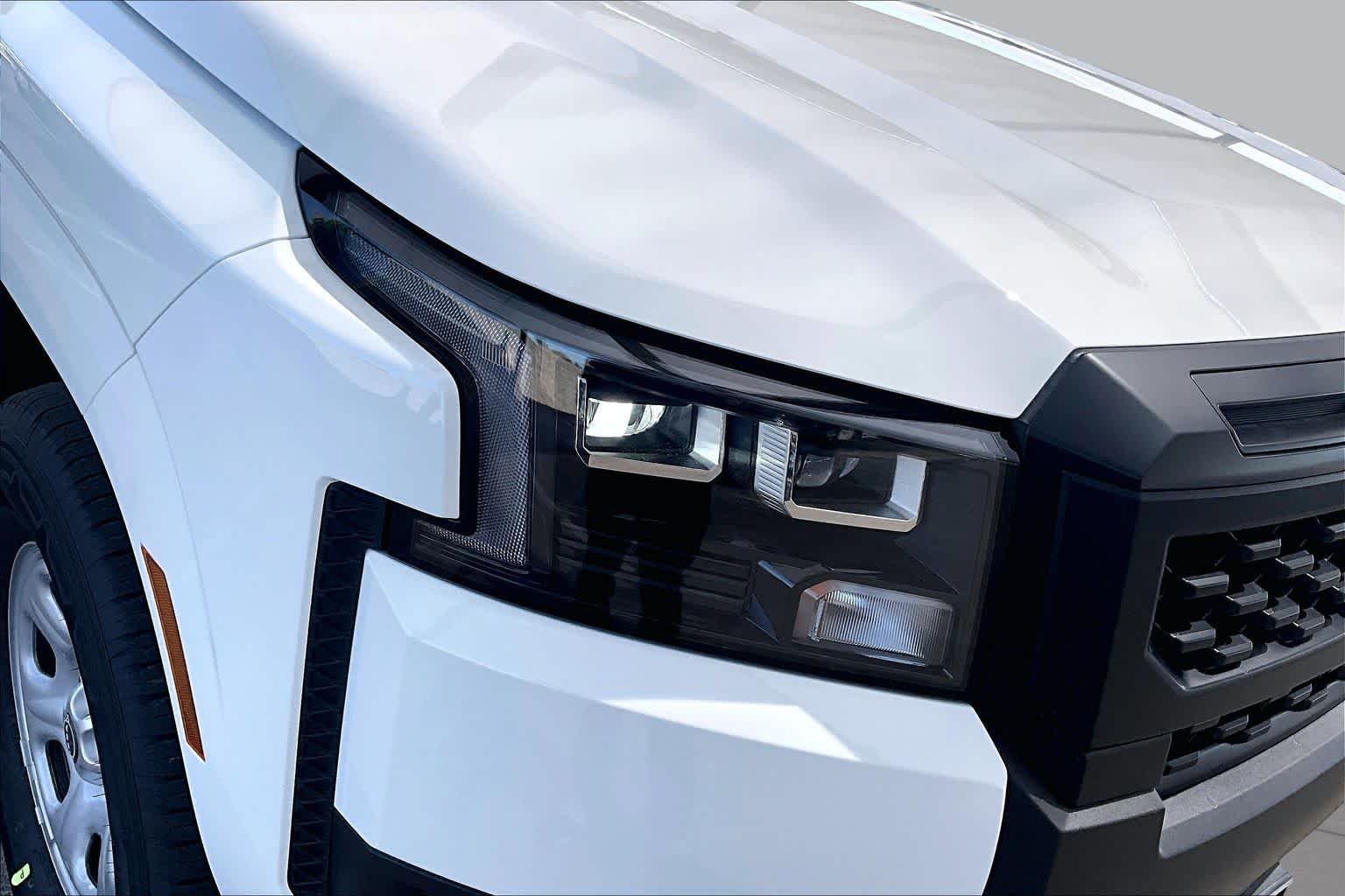 New 2026 Glacier White Nissan S image 18